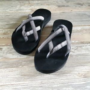 Teva Olowahu Flip Flops